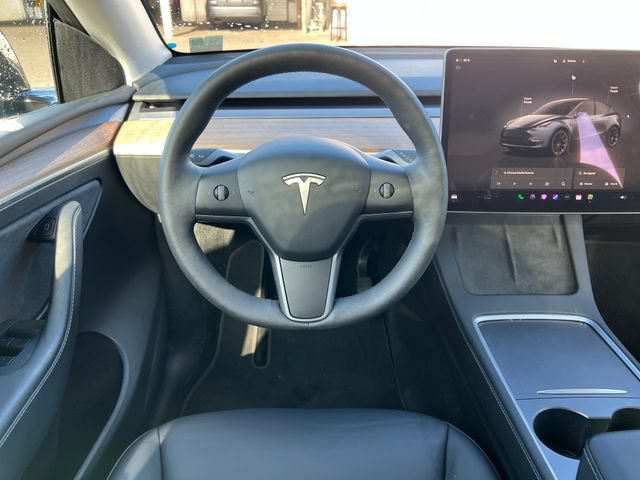 Used 2025 Tesla Model Y Long Range AWD/4WD image 12