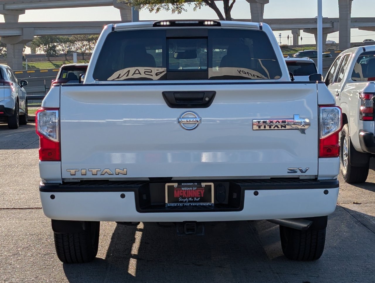 Used 2018 Nissan Titan SV w/ SV Convenience Package RWD image 5