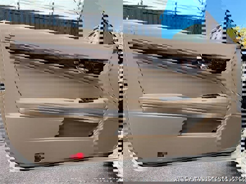 Used 2011 Mercedes-Benz E 550 Cabriolet image 38