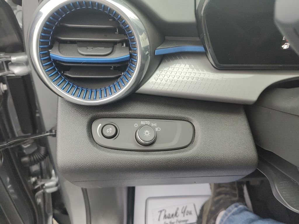 New 2025 Chevrolet Trax LT image 27