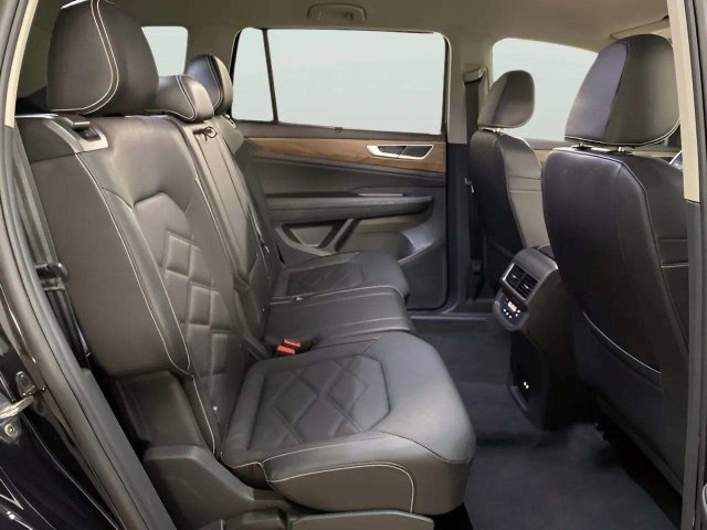 Used 2026 Volkswagen Atlas SE FWD image 25