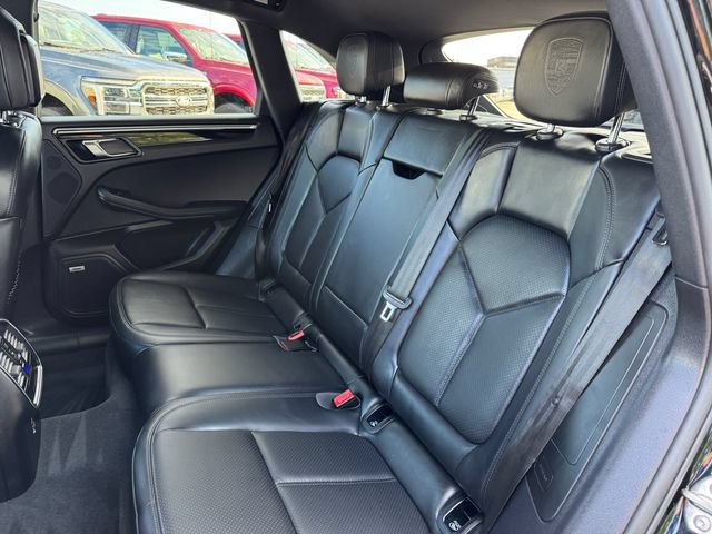 Used 2021 Porsche Macan AWD/4WD image 16
