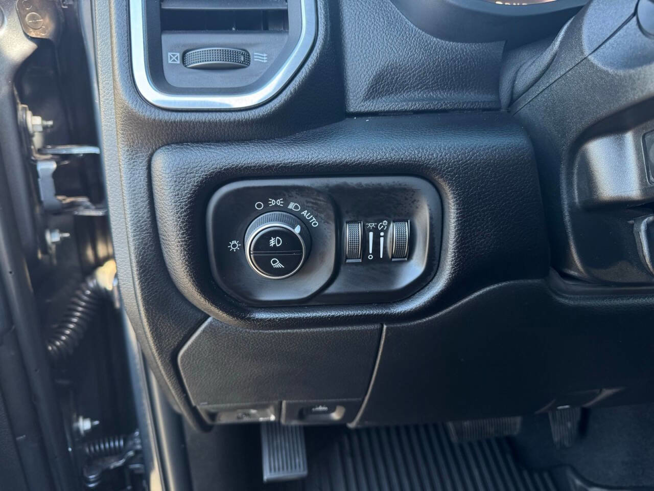 Used 2025 RAM 2500 Laramie image 16