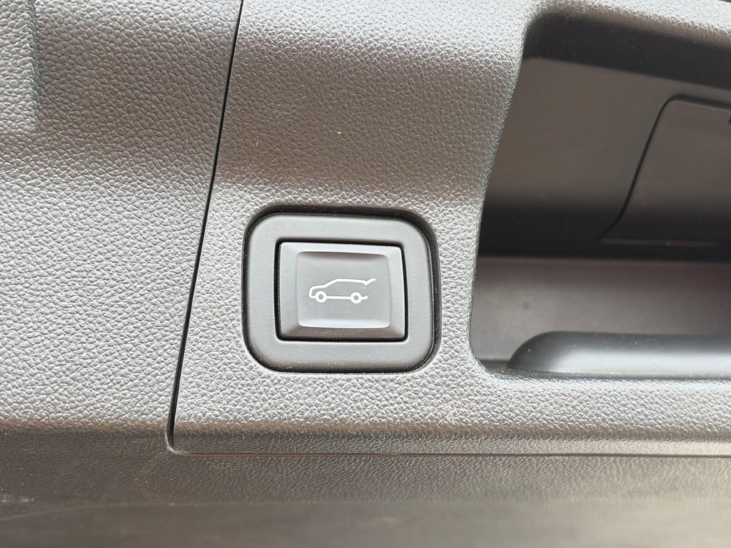 Used 2020 GMC Acadia AT4 w/ Driver Alert Package II AWD/4WD image 9