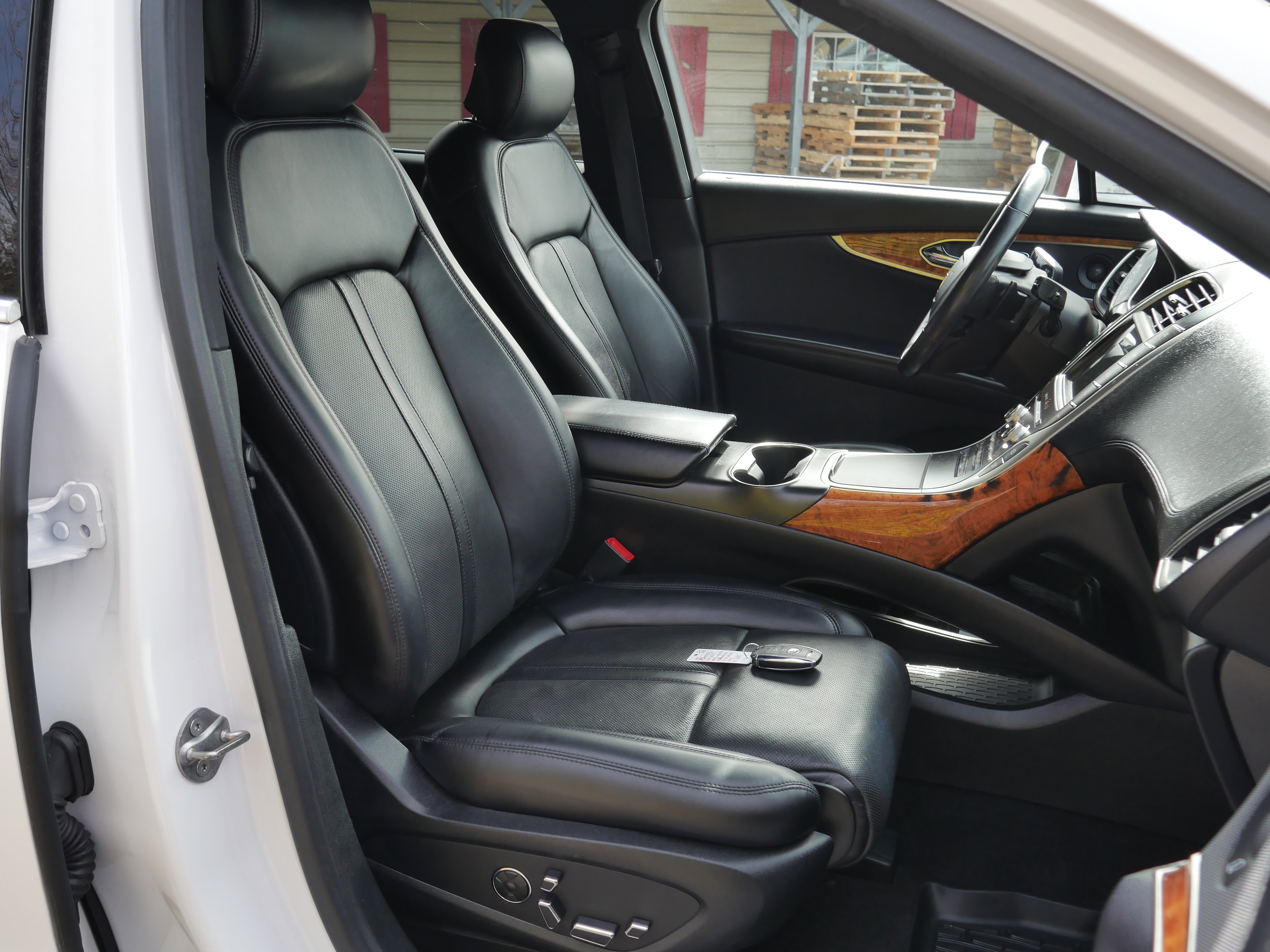Used 2019 Lincoln Nautilus Reserve image 28