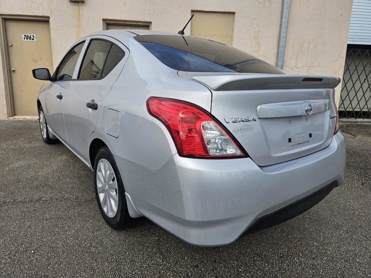 Used 2018 Nissan Versa S Plus FWD image 12