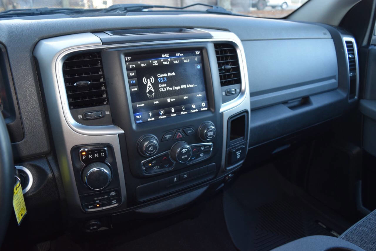 Used 2019 RAM 1500 Classic SLT w/ Luxury Group image 26