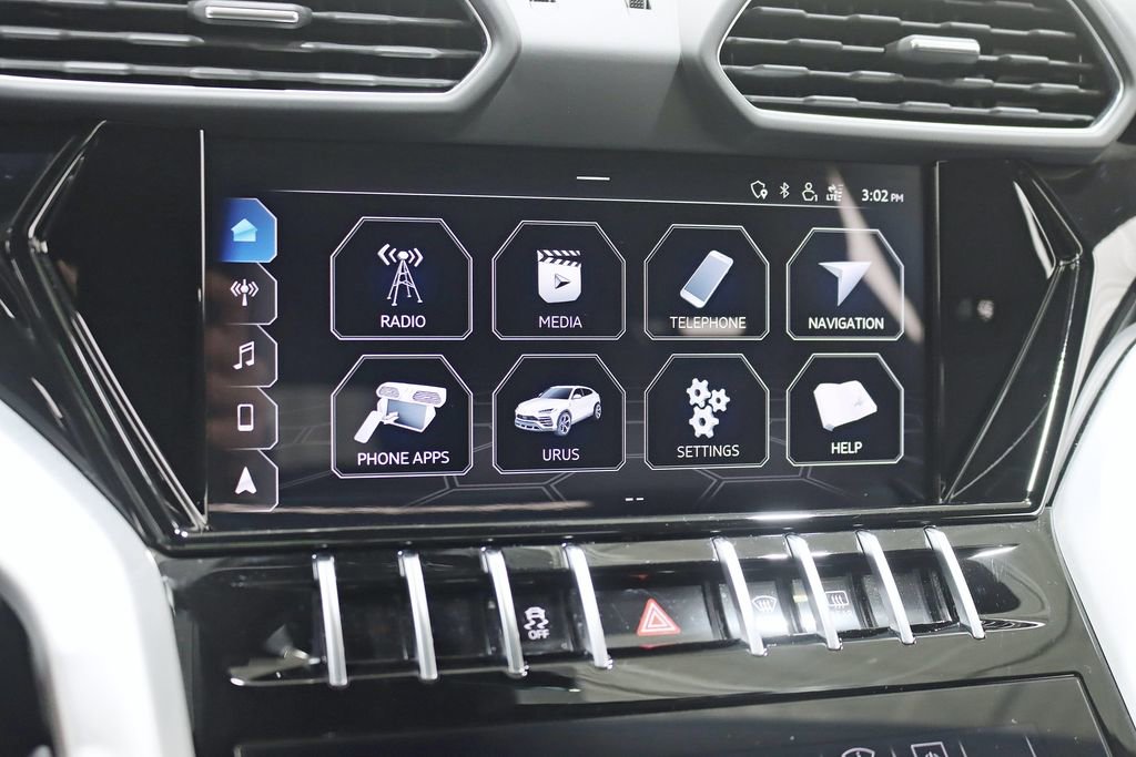 Used 2021 Lamborghini Urus image 22