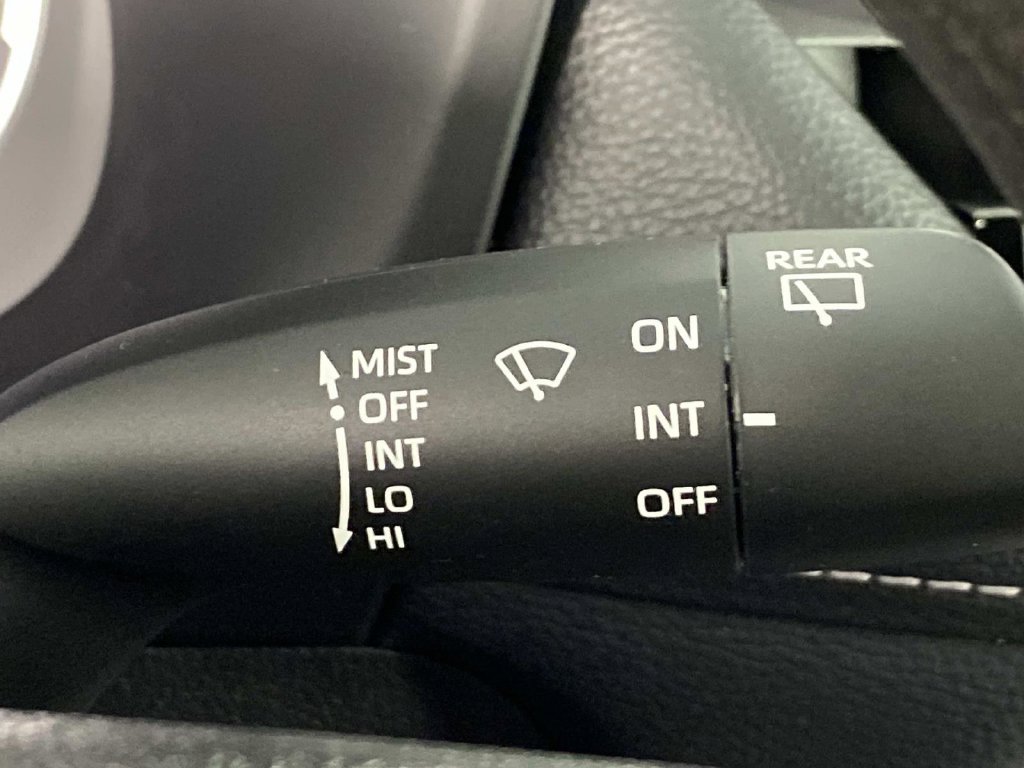 Used 2025 Toyota RAV4 LE AWD/4WD image 17