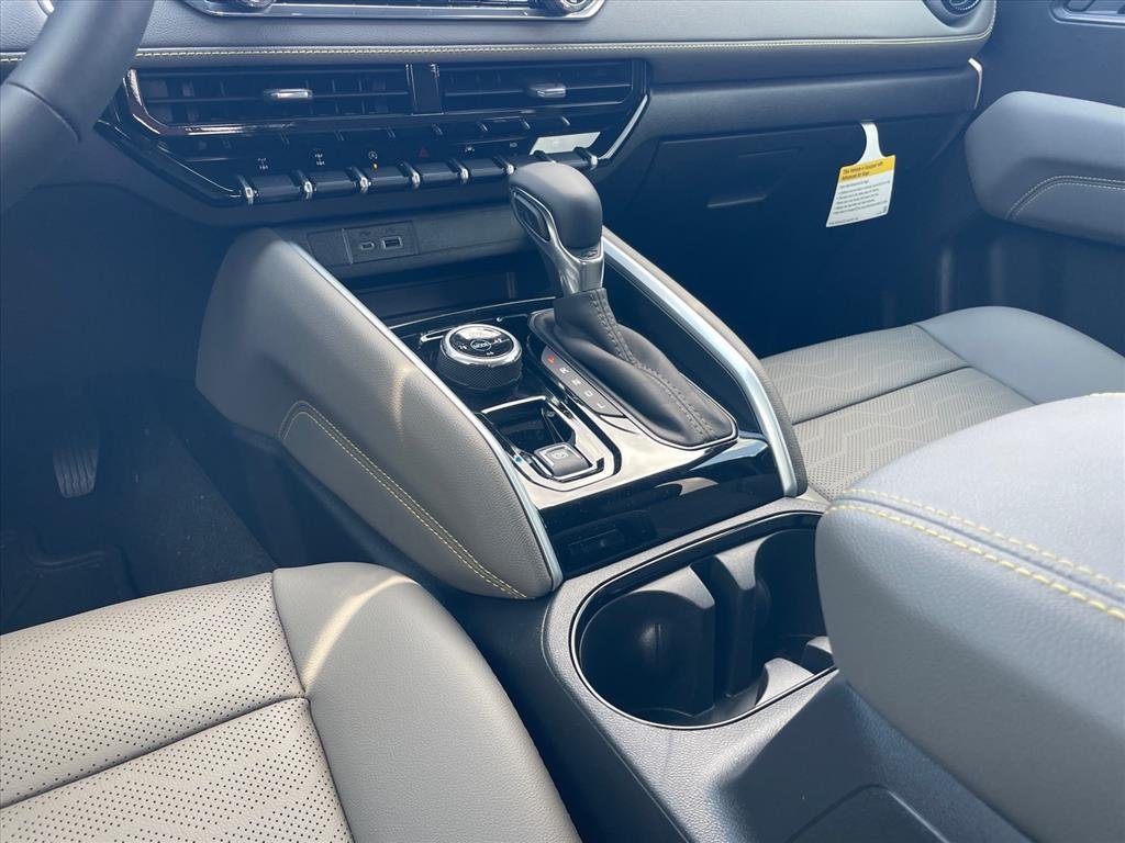 New 2026 Chevrolet Colorado ZR2 w/ Midnight Edition AWD/4WD image 18