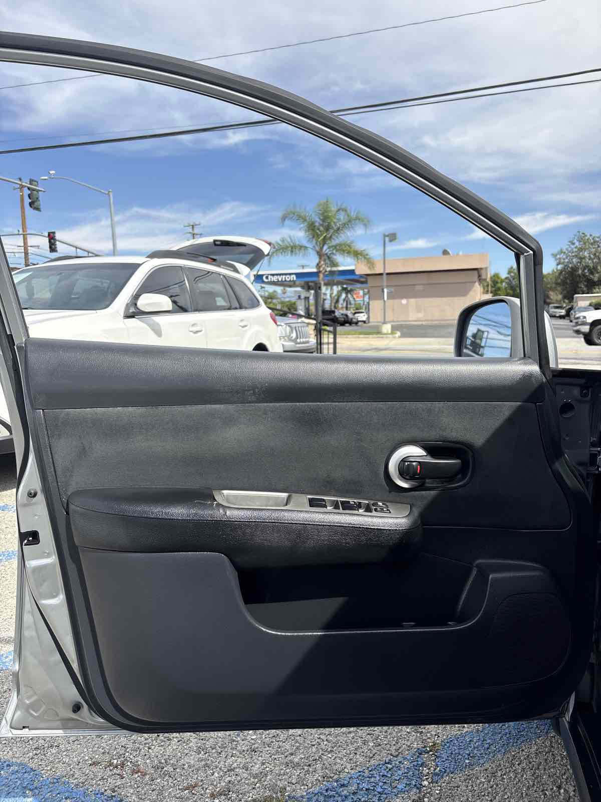 Used 2012 Nissan Versa 1.8 S w/ Plus Pkg image 5