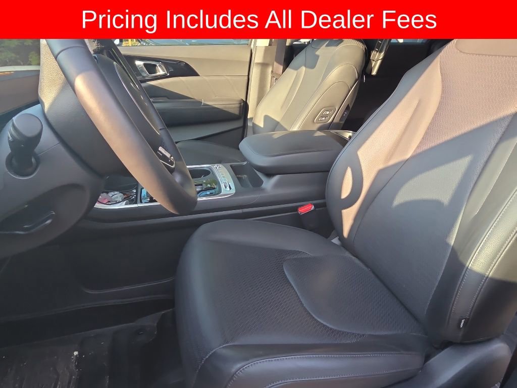 Used 2025 Kia Carnival SX Prestige FWD image 11
