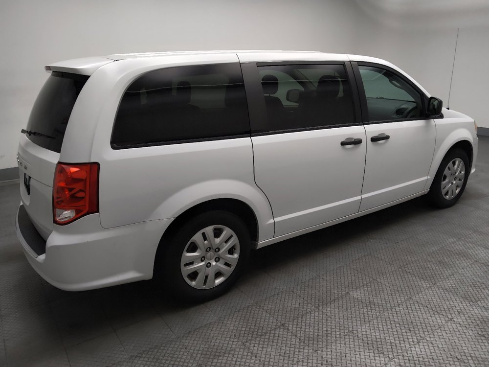 Used 2019 Dodge Grand Caravan SE FWD image 10
