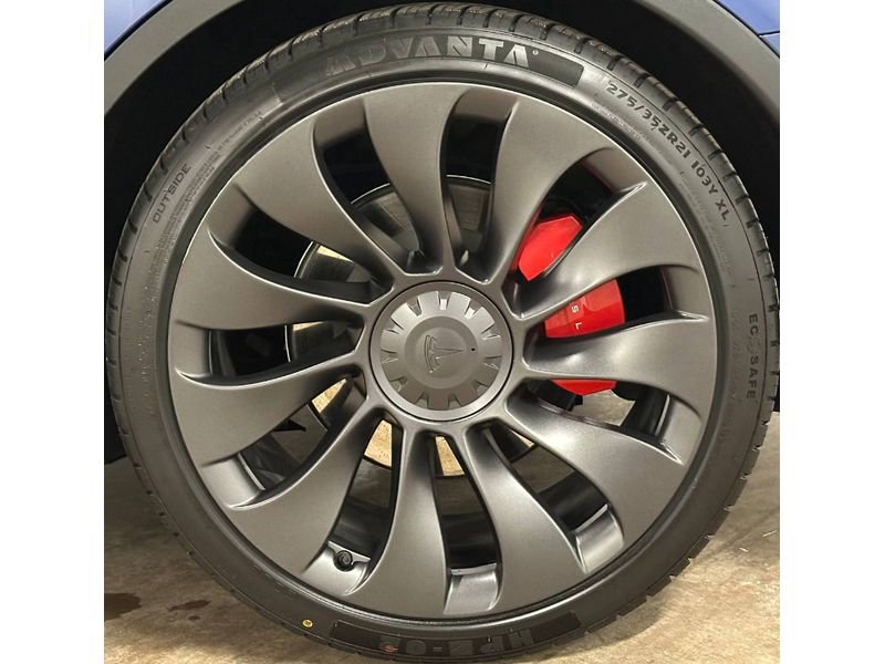 Used 2025 Tesla Model Y Performance image 11