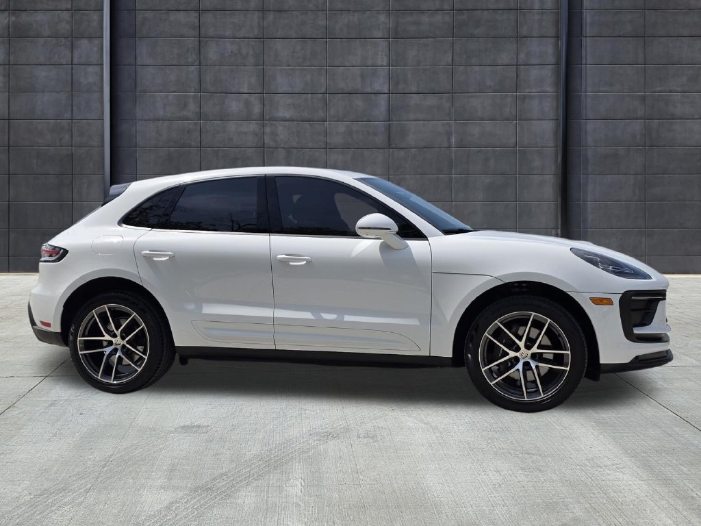 Certified 2024 Porsche Macan Turbo AWD/4WD image 7