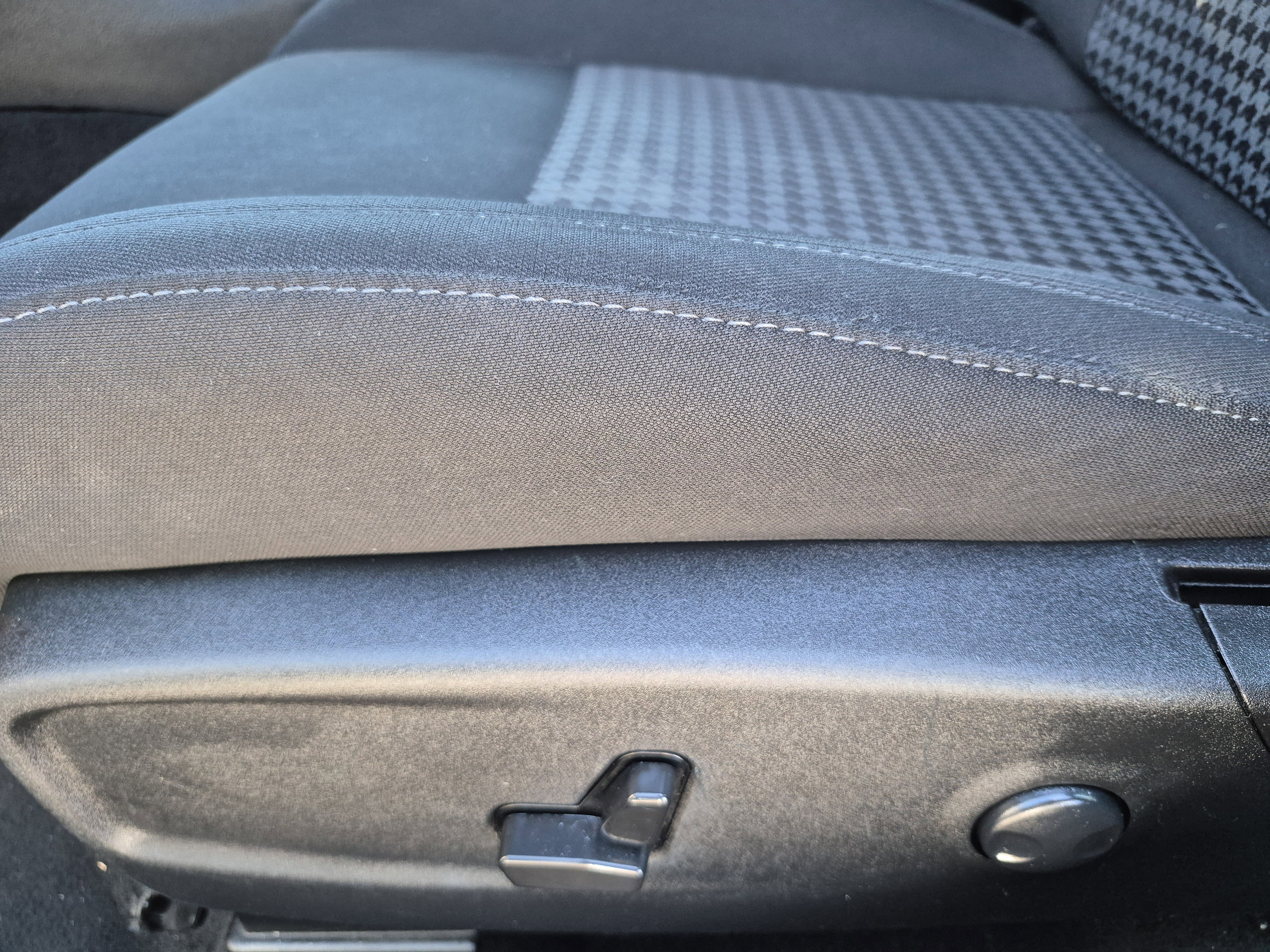 Used 2023 Dodge Charger GT image 25