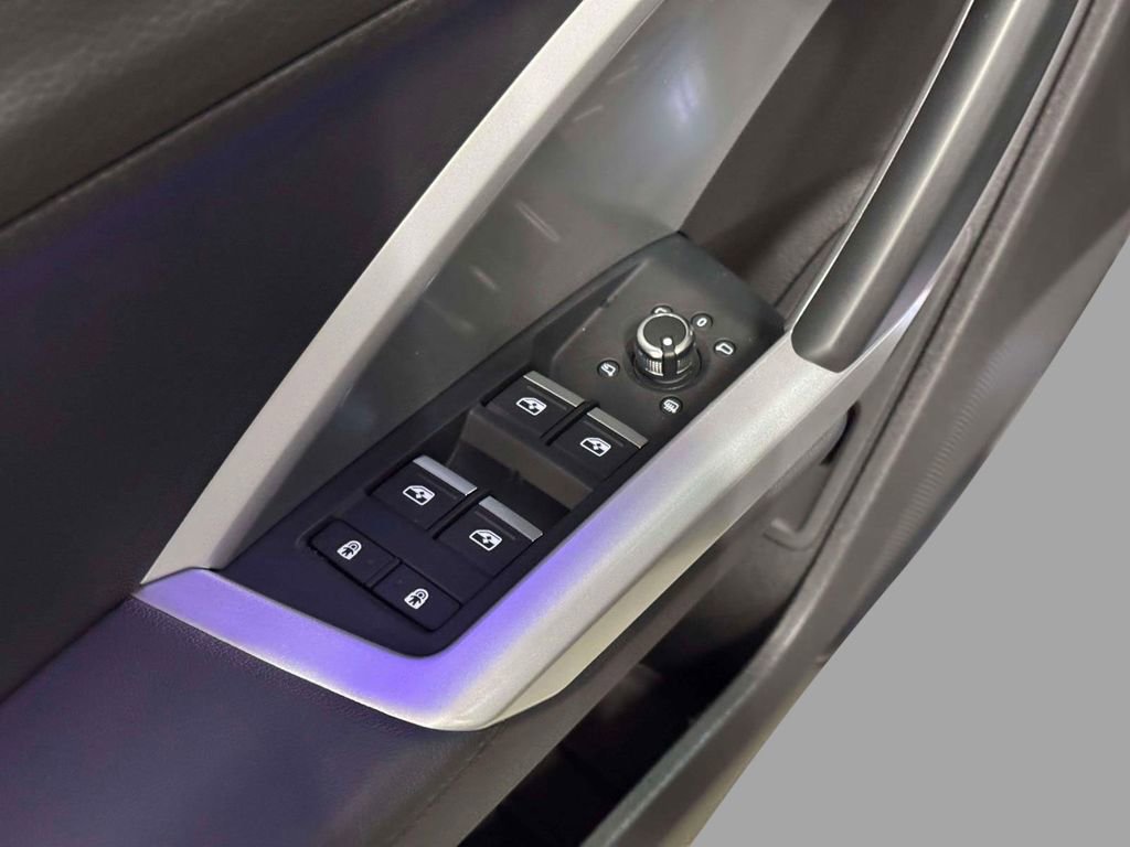 Used 2024 Audi Q3 2.0T Premium Plus w/ Premium Plus Package image 16