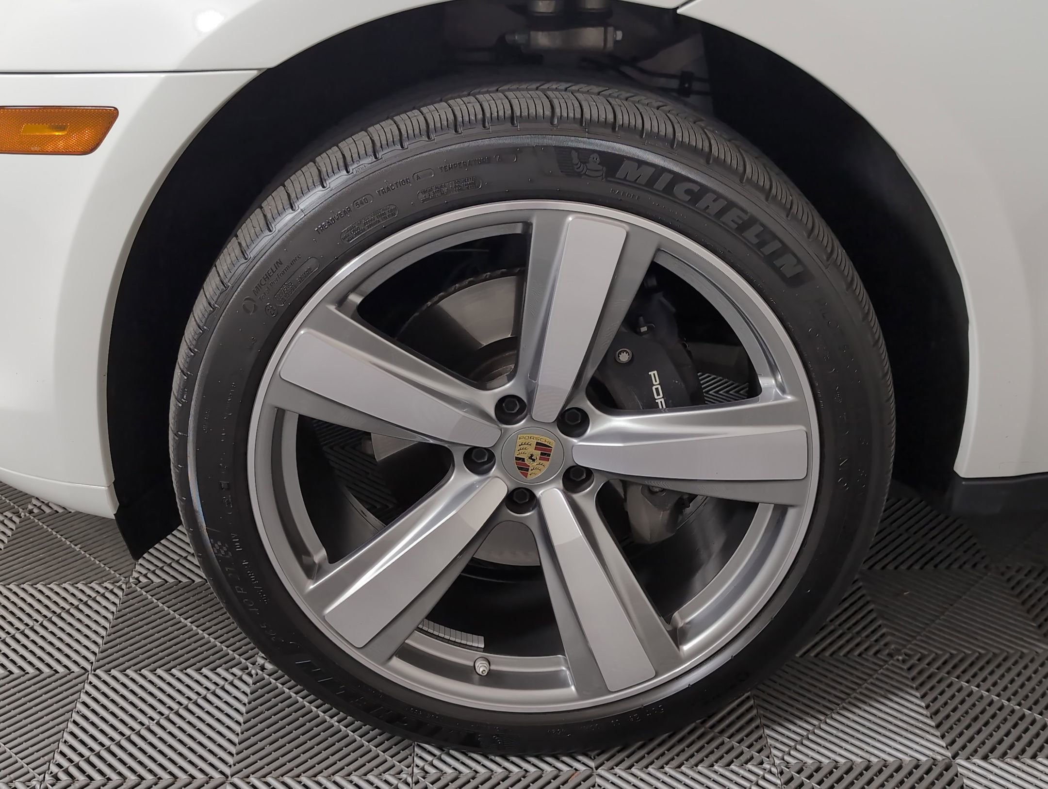 Used 2025 Porsche Macan image 14