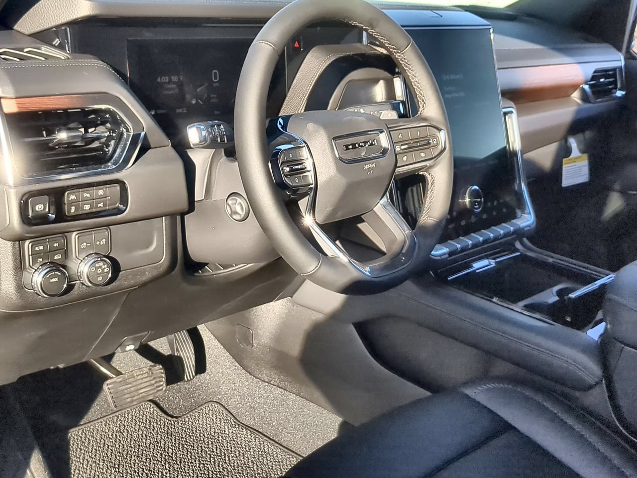 Used 2026 GMC Yukon XL Denali w/ Sun & Power Step Package AWD/4WD image 10