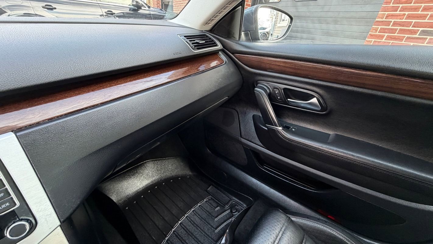 Used 2012 Volkswagen CC Lux Limited image 15