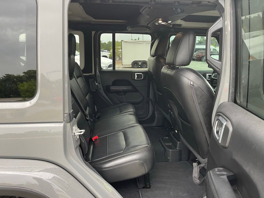 Used 2022 Jeep Wrangler Unlimited Sahara AWD/4WD image 40