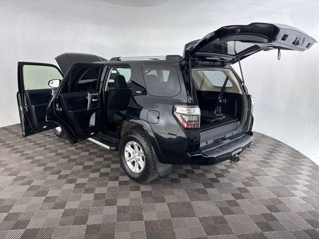 Used 2019 Toyota 4Runner SR5 AWD/4WD image 16