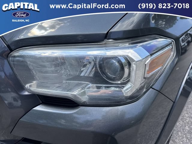 Used 2016 Toyota Tacoma SR5 w/ SR5 Appearance Package (SN) AWD/4WD image 11