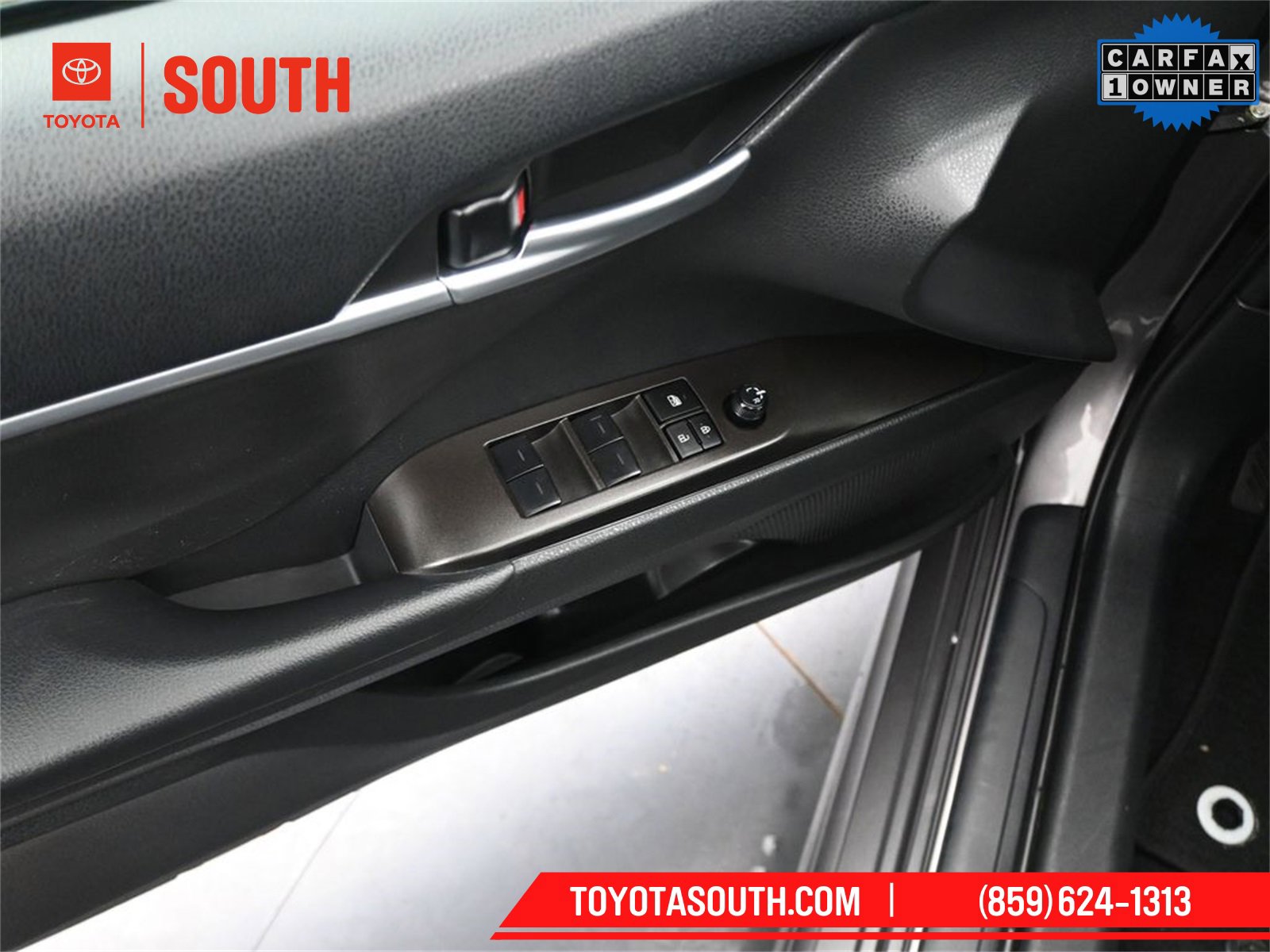 Used 2024 Toyota Camry SE image 25