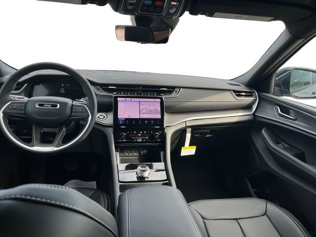New 2025 Jeep Grand Cherokee Limited w/ Luxury Tech Group II image 11