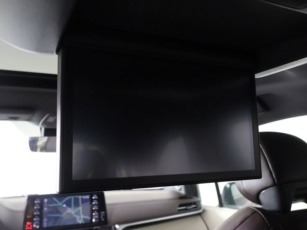 Used 2023 Toyota Sienna Platinum image 48