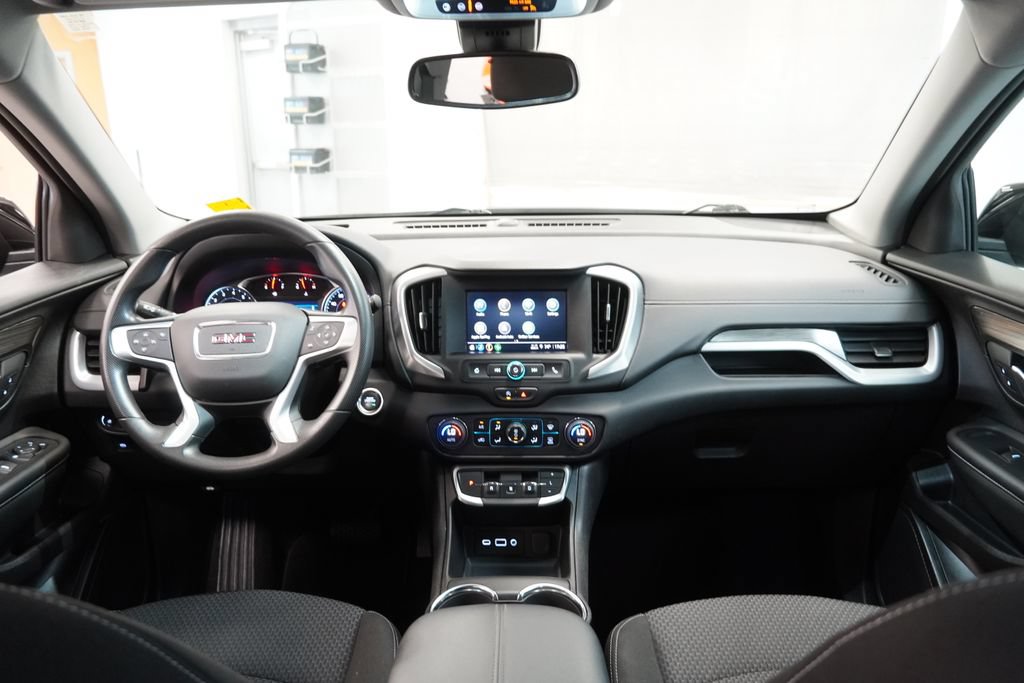Used 2024 GMC Terrain SLE w/ Driver Convenience Package FWD image 19