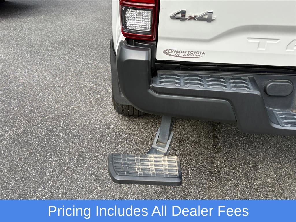 Used 2023 Toyota Tacoma SR AWD/4WD image 12