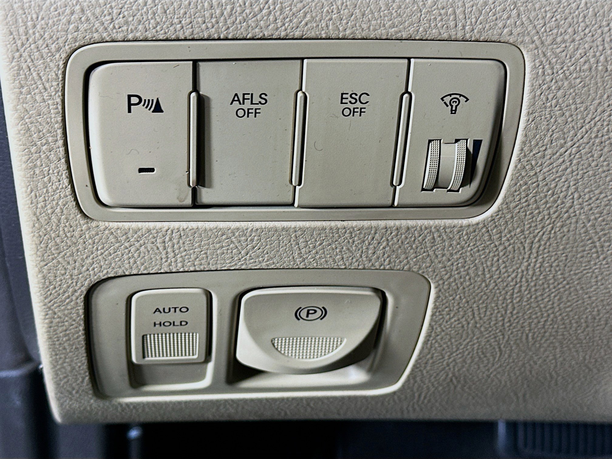 Used 2010 Hyundai Genesis 3.8 w/ Technology Pkg 4 image 17