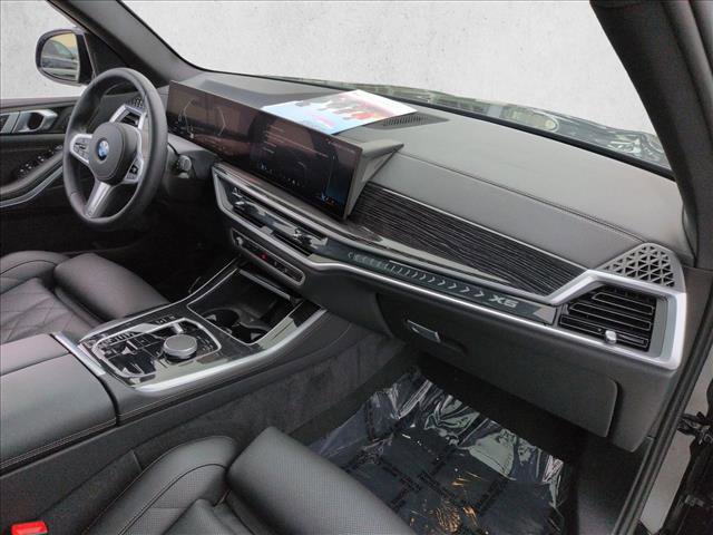Used 2025 BMW X5 xDrive40i w/ M Sport Package AWD/4WD image 24