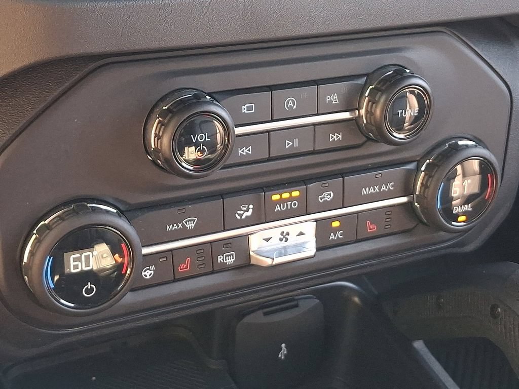 Certified 2025 Ford Bronco Badlands AWD/4WD image 16