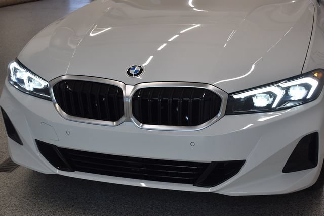 New 2026 BMW 330i xDrive Sedan w/ Convenience Package AWD/4WD image 14