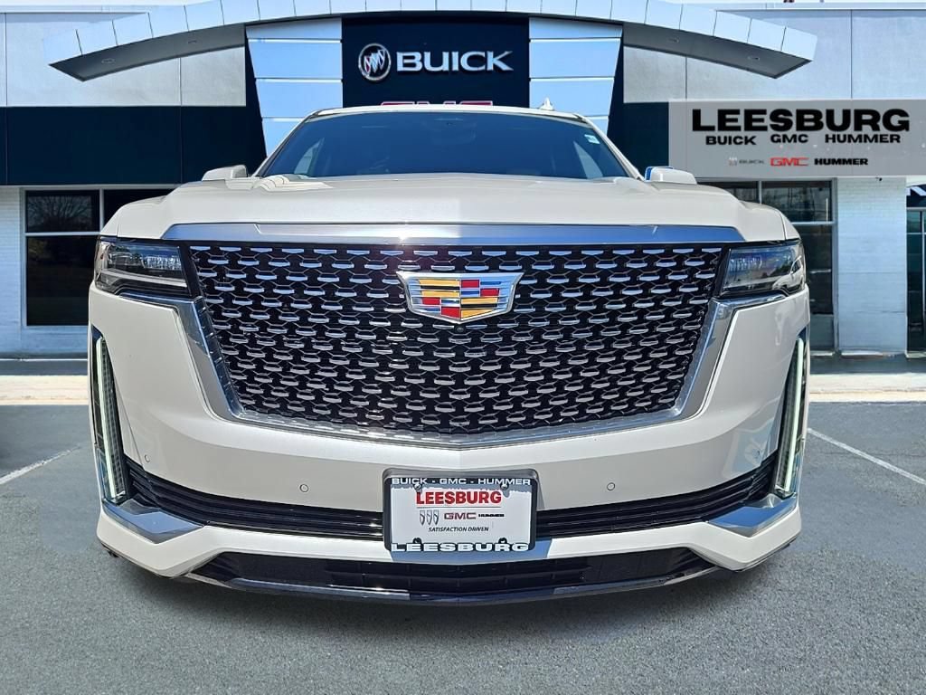 Used 2024 Cadillac Escalade Premium Luxury AWD/4WD image 2