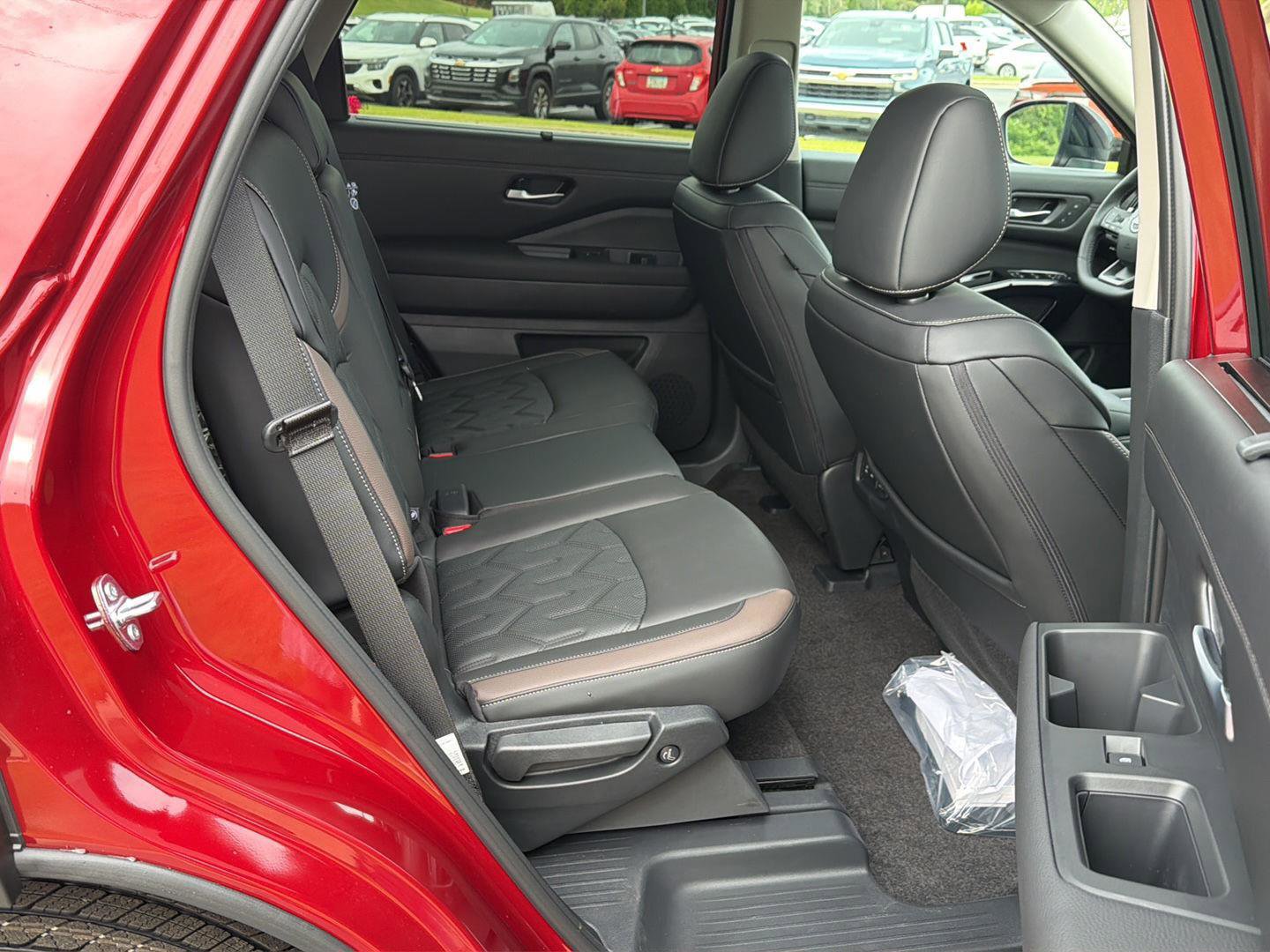 New 2026 Nissan Pathfinder Platinum w/ Cargo Package FWD image 13