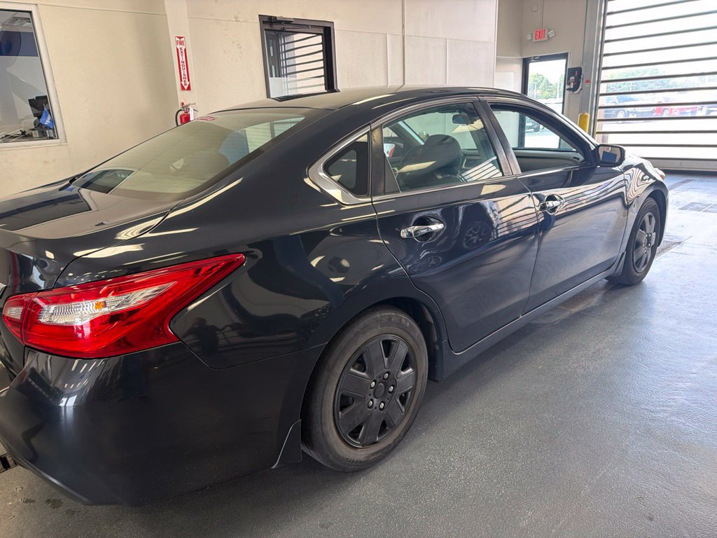 Used 2017 Nissan Altima 2.5 S w/ Power Driver Seat Package FWD image 7