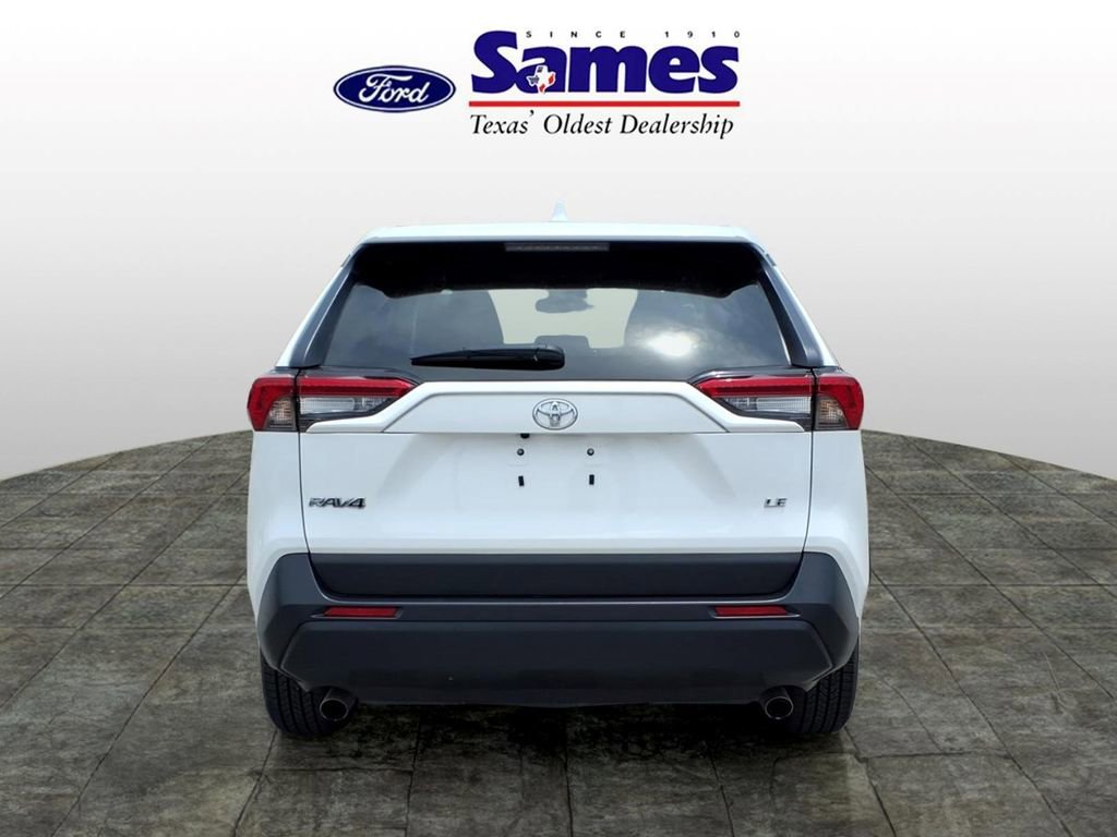 Used 2024 Toyota RAV4 LE FWD image 4