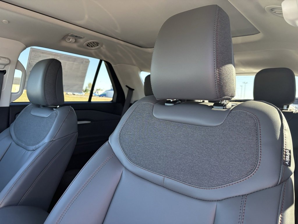 New 2026 Ford Explorer Active image 18
