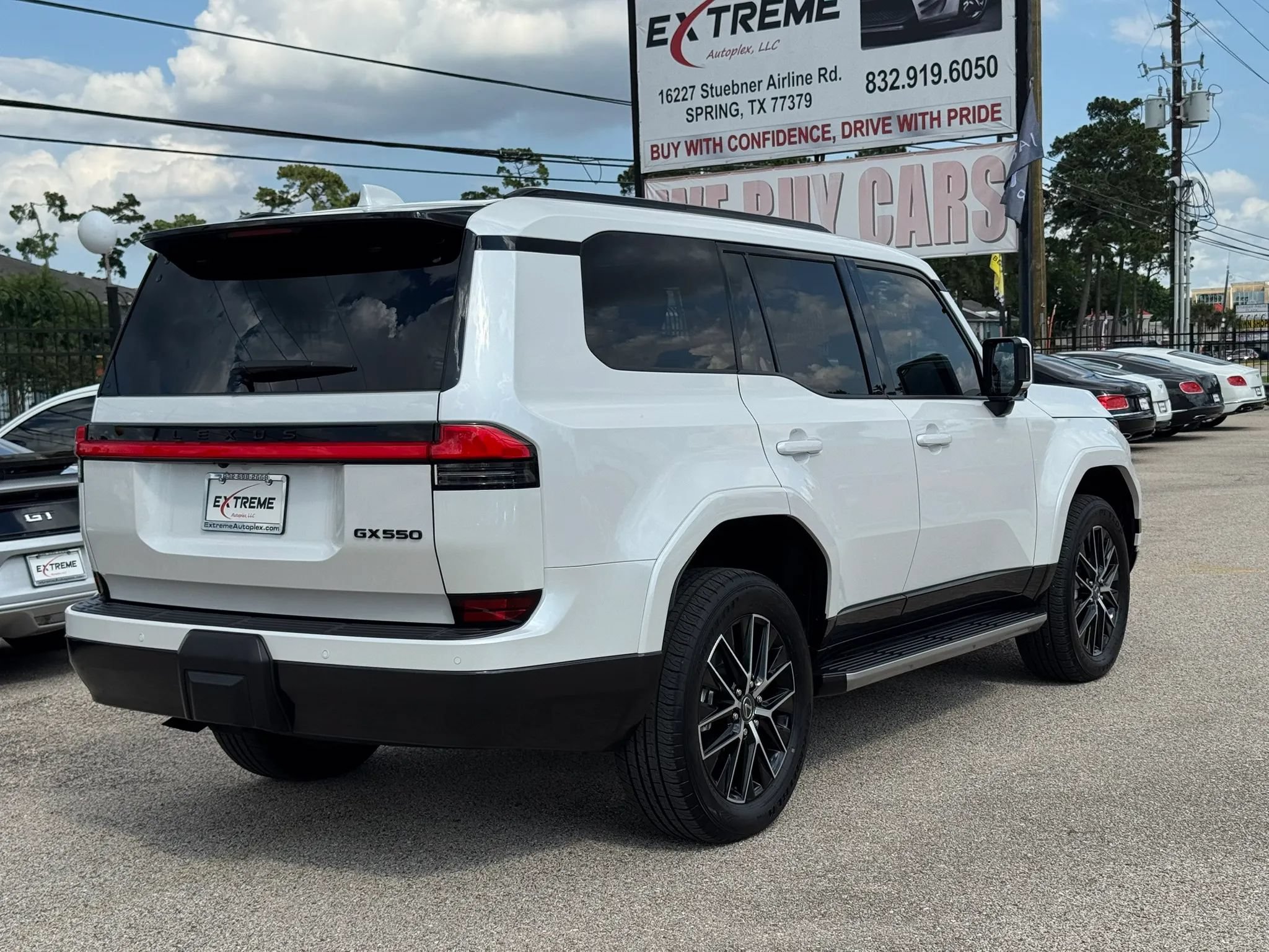 Used 2026 Lexus GX 550 w/ Accessory Package (2T) AWD/4WD image 9