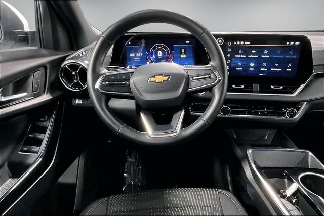 Used 2025 Chevrolet Equinox LT AWD/4WD image 9