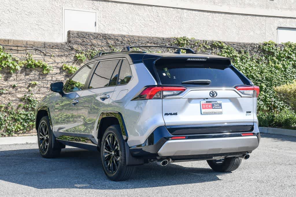 Used 2025 Toyota RAV4 XSE w/ Weather Package AWD/4WD image 9