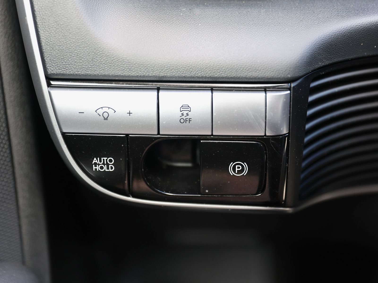 Certified 2024 Hyundai Ioniq 5 SE AWD/4WD image 31