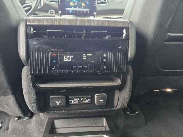 Used 2024 Jeep Wagoneer Series II AWD/4WD image 18