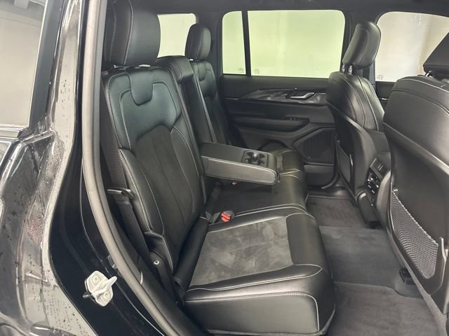 Used 2023 Jeep Grand Cherokee Altitude AWD/4WD image 30