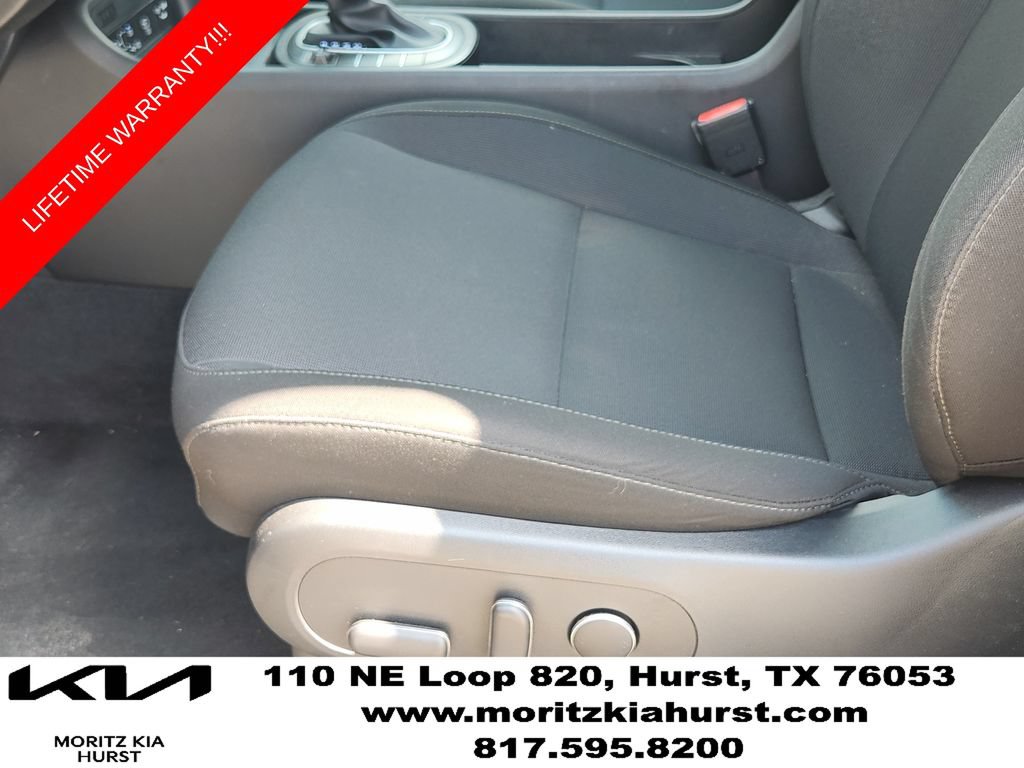 Used 2025 Hyundai Kona SEL FWD image 27