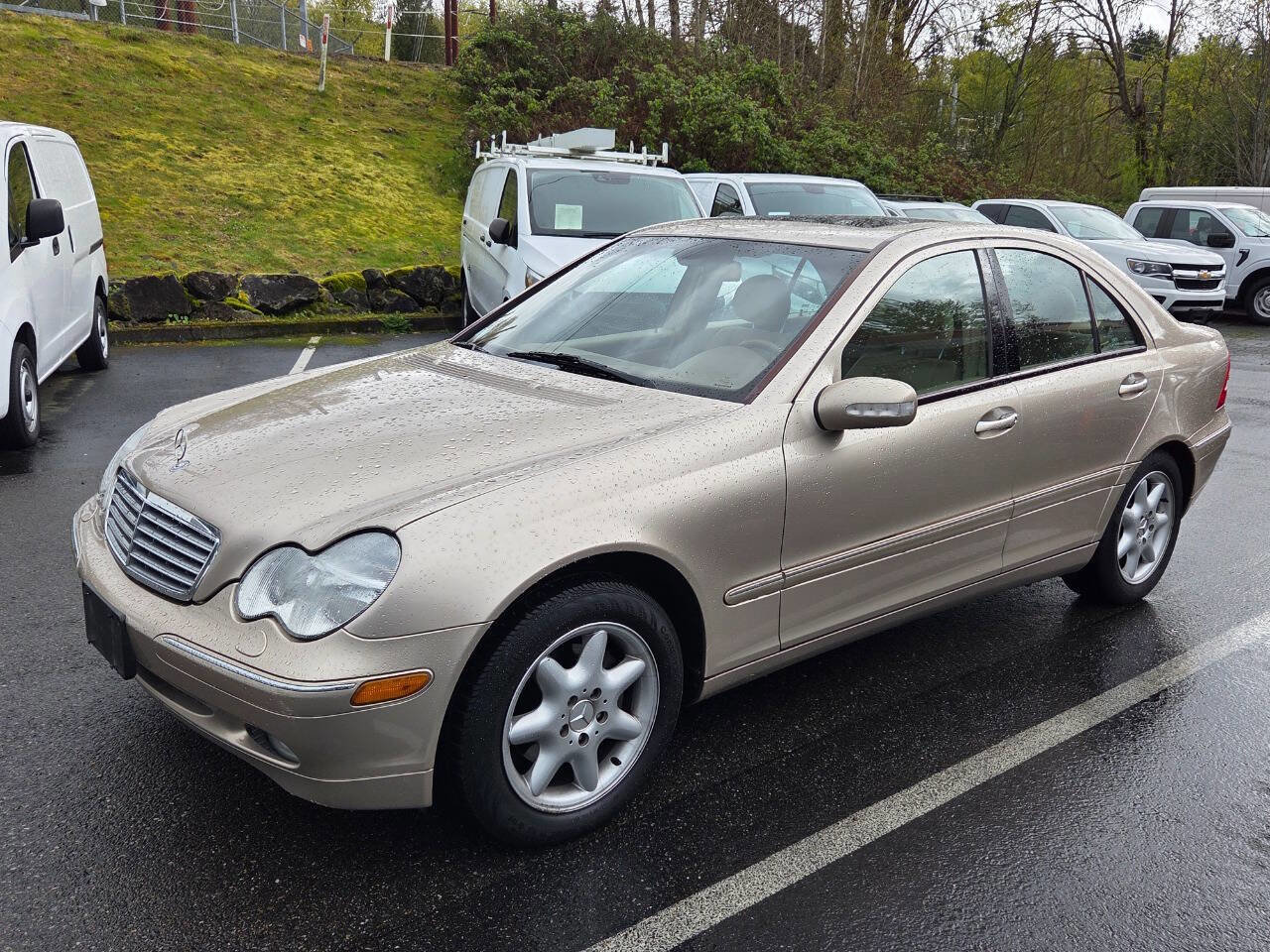 Used 2002 Mercedes-Benz C 240 Sedan image 3