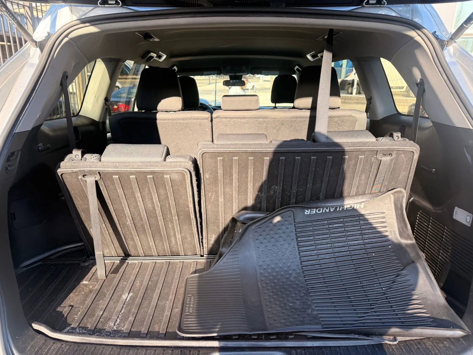 Used 2019 Toyota Highlander LE AWD/4WD image 33